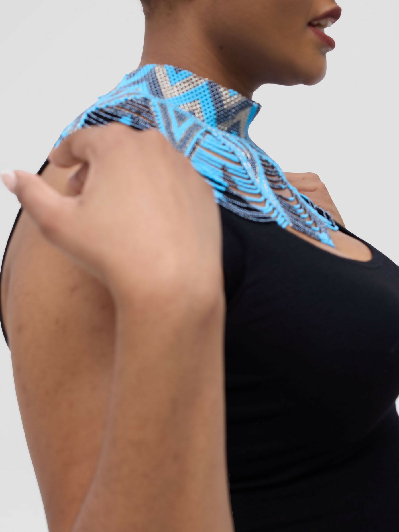 Meishan Curios 3 Blues Beaded Off Shoulder Necklace - Multicolored - Shopzetu