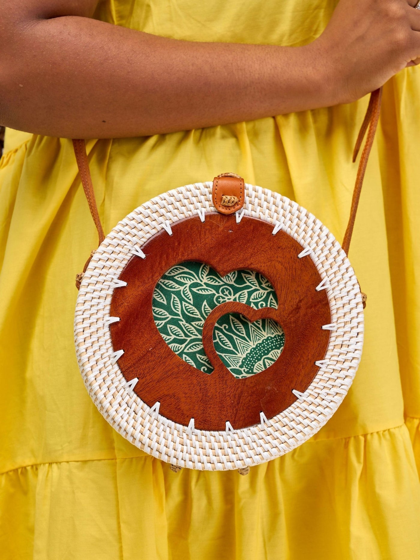 Cugu's Handmade Love Hearts Rattan Bag - White - Shopzetu