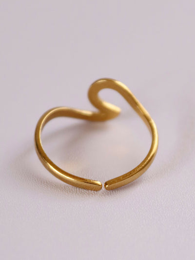 back view of 18k gold plated wave ring