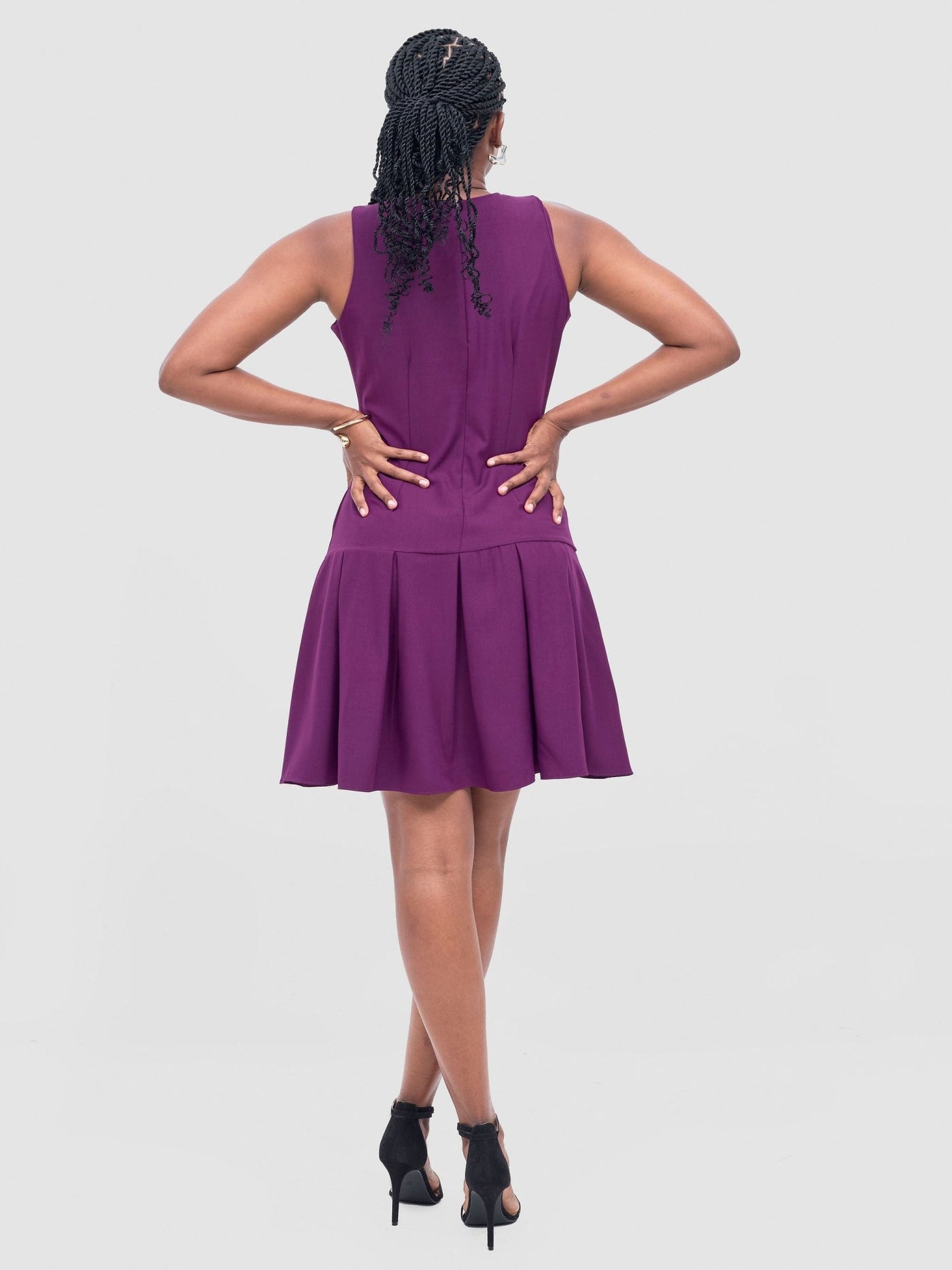 Vivo Niari Sleeveless Pleated Dress - Magenta - Shopzetu