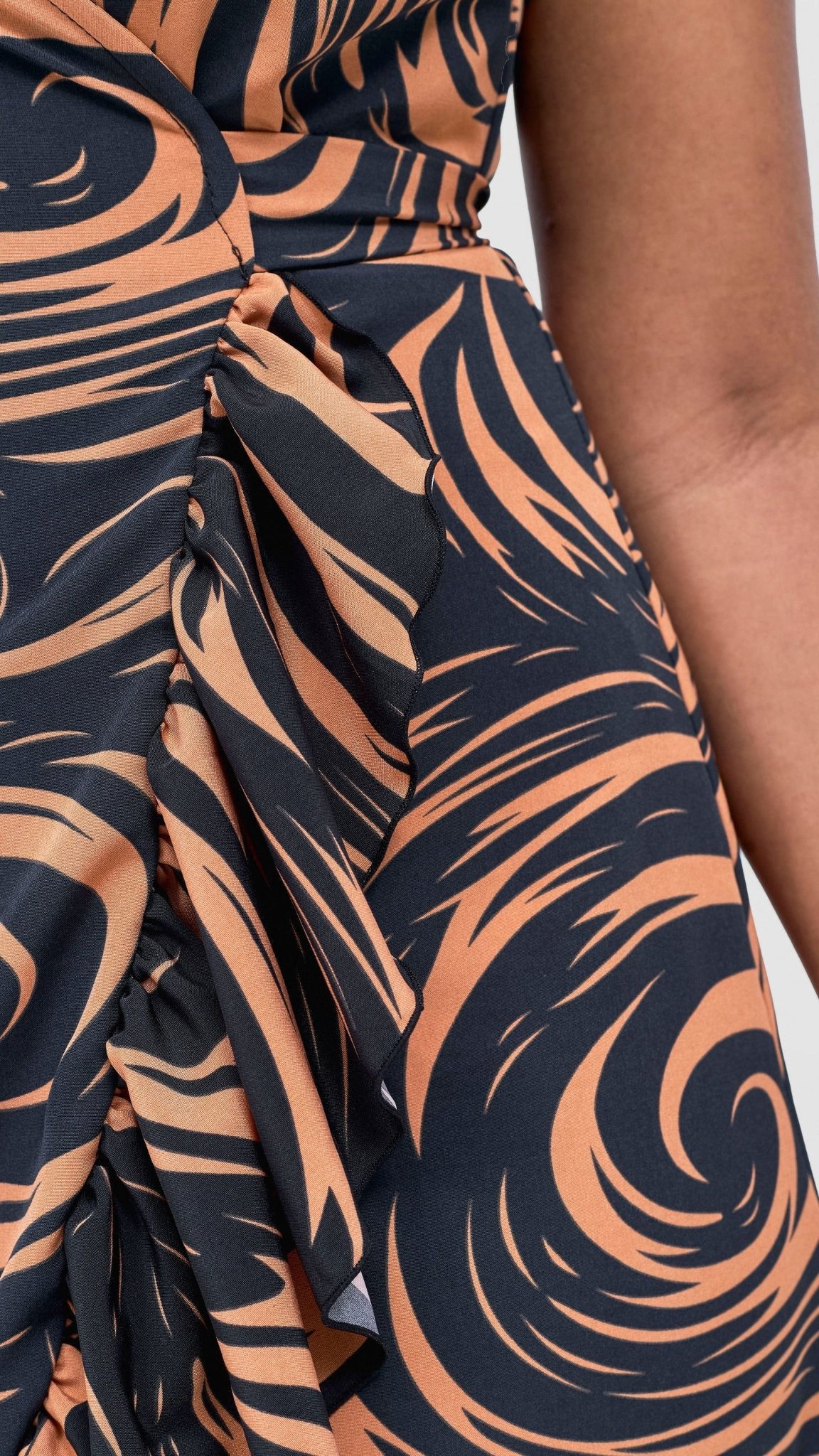 Vivo Nasinka Wrap Dress - Black / Rust Naka Print - Shopzetu