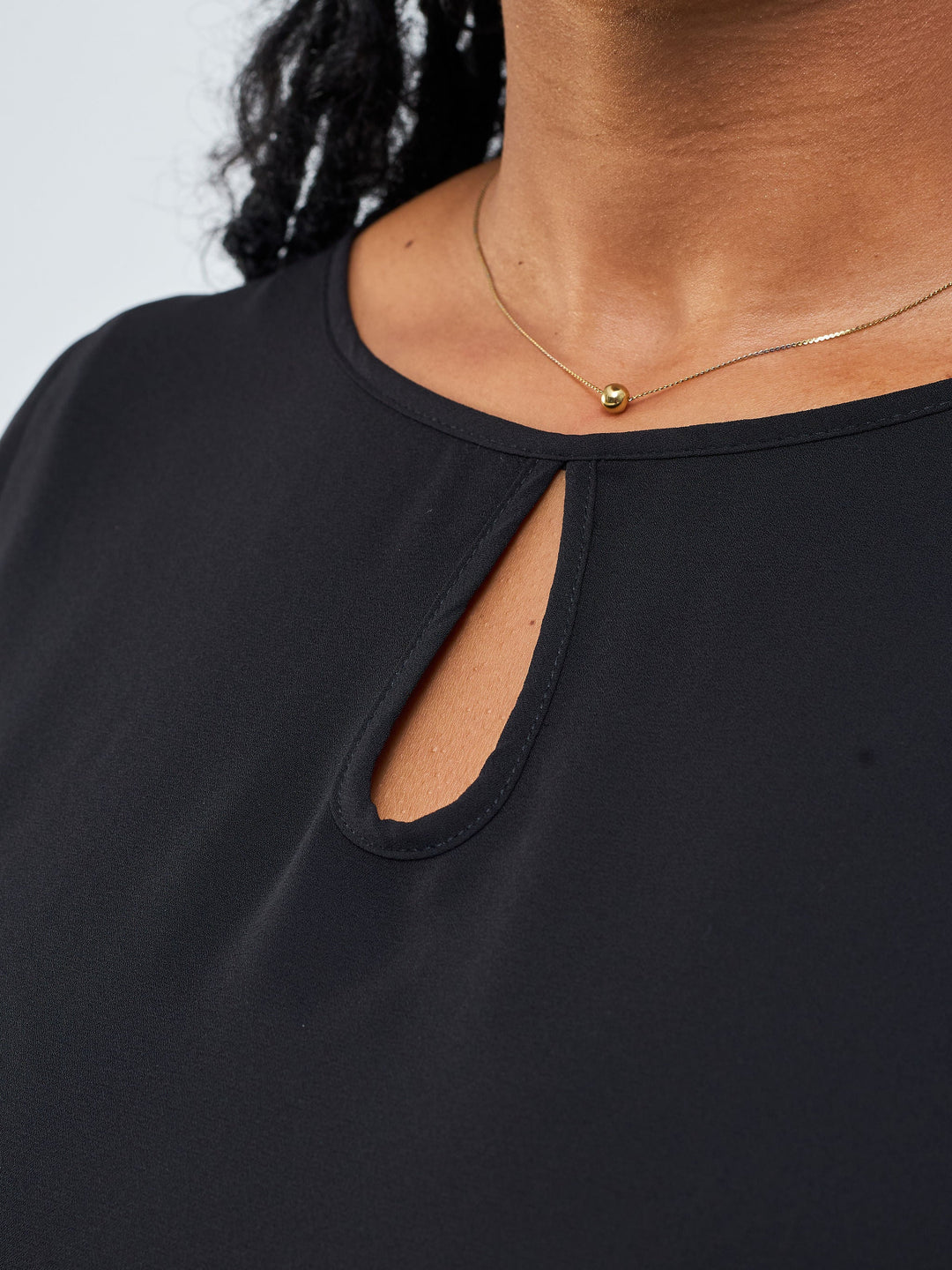 Vivo Sierra Maxi Chiffon Dress in Chiffon- Black