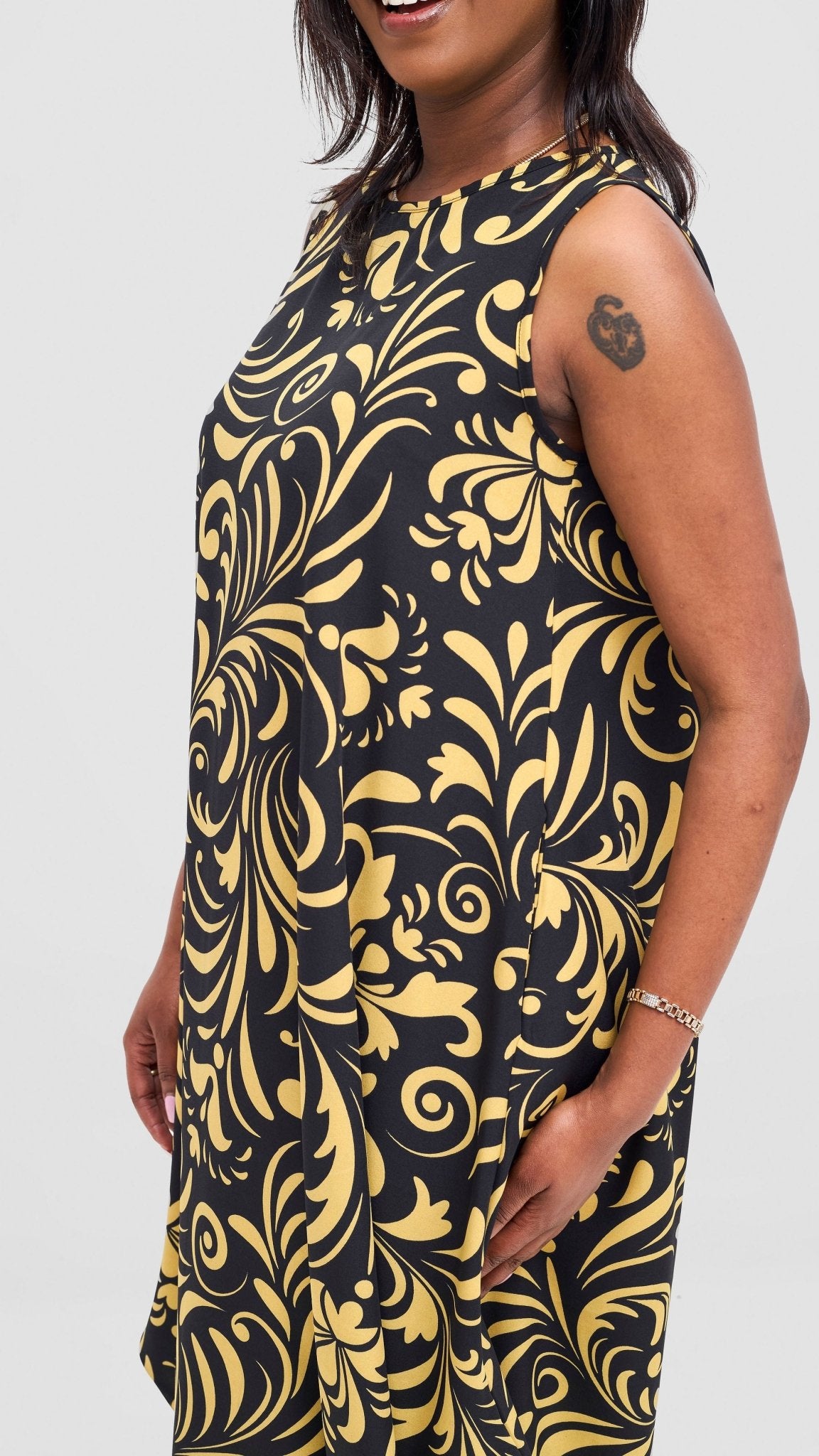 Vivo Seli Maxi Dress - Black / Olive Print - Shopzetu