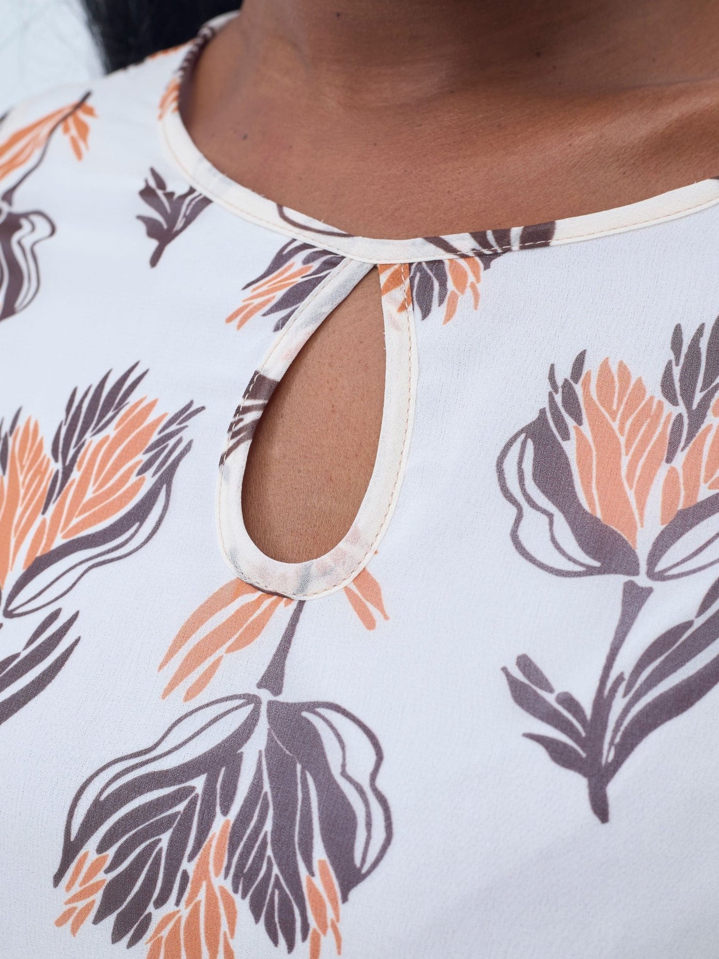 Vivo Sierra Cap Sleeve Tent Chiffon Dress - Chocolate / Rust Yana Print - Shopzetu