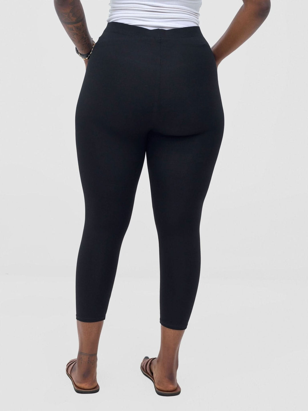 Vivo Basic Capri Leggings - Black - Shopzetu