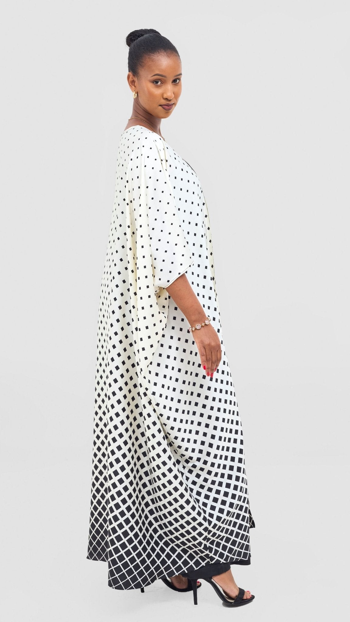 Vivo Ayla Maxi Kimono - White / Black Awari Print - Shopzetu