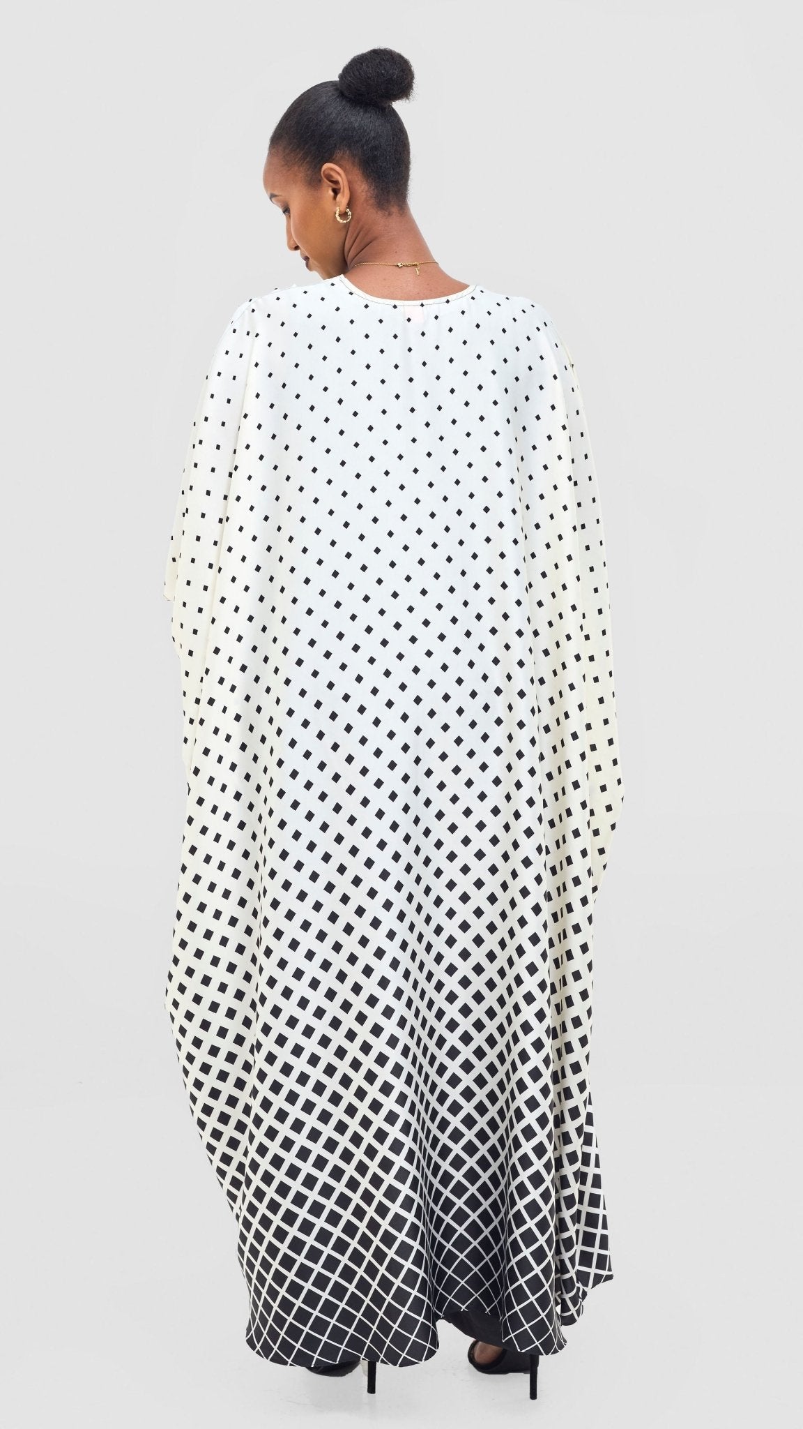 Vivo Ayla Maxi Kimono - White / Black Awari Print - Shopzetu