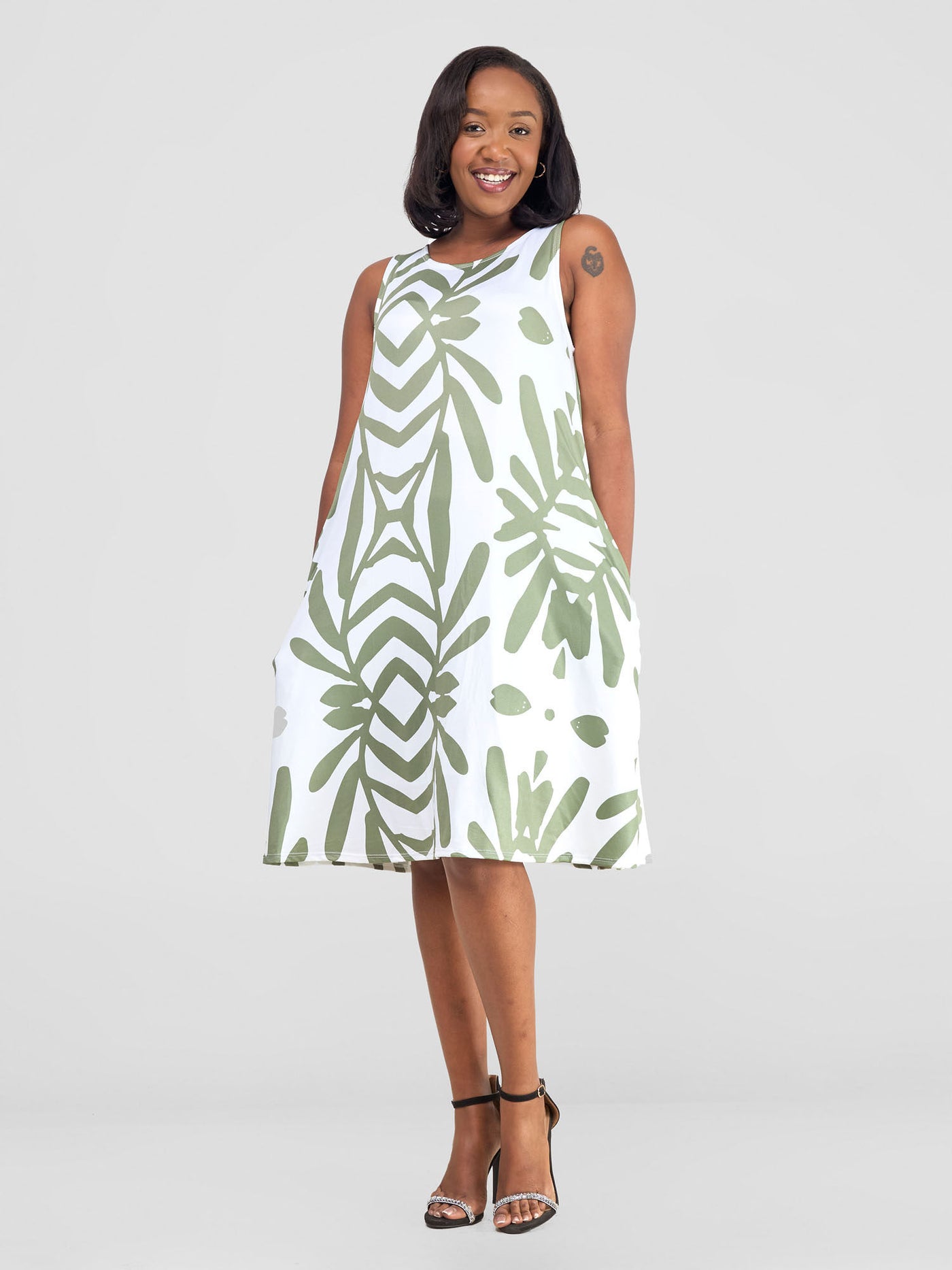 Vivo Amara Back Pleat Dress - Hunters / White Ukwi Print
