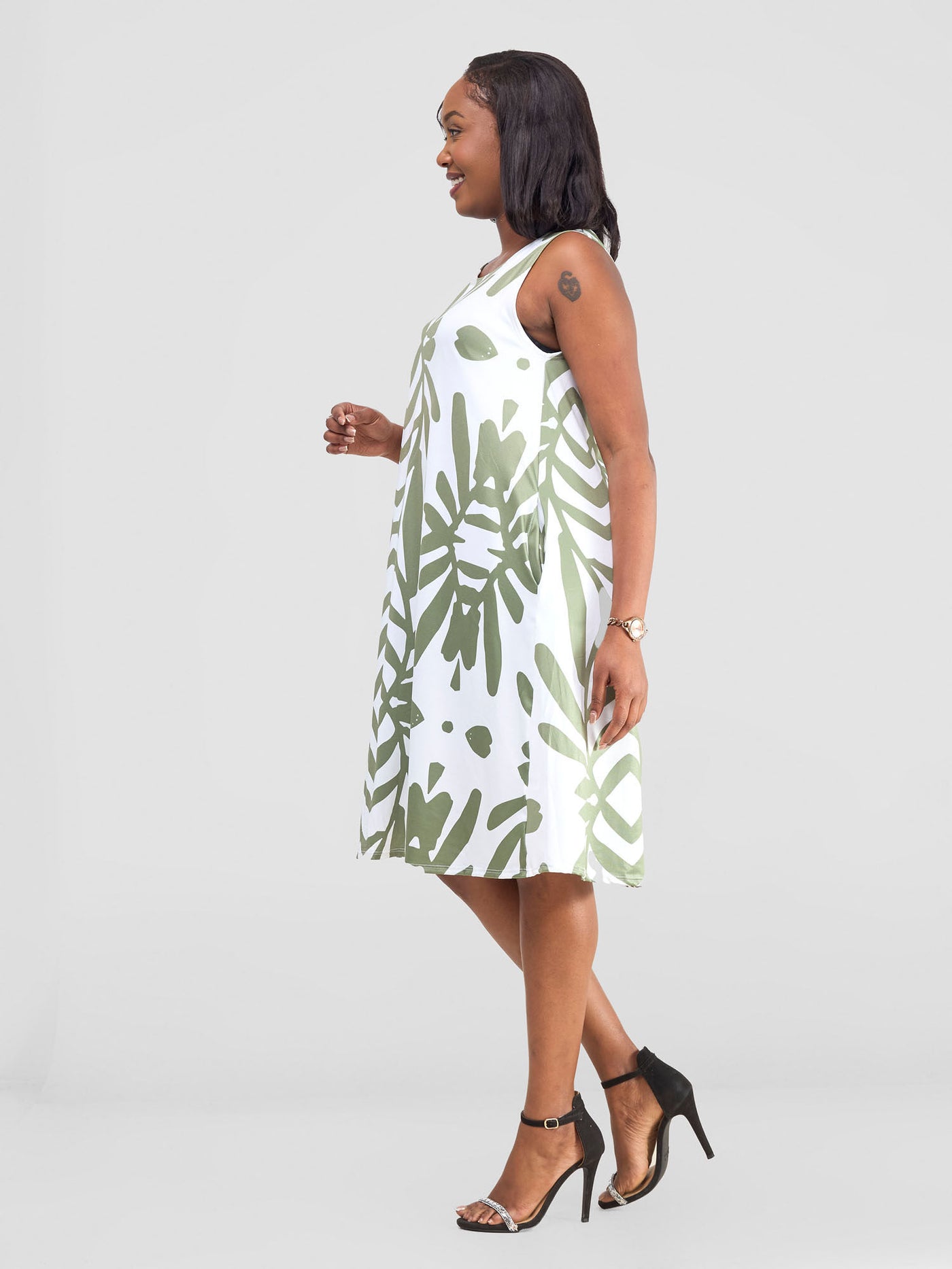 Vivo Amara Back Pleat Dress - Hunters / White Ukwi Print