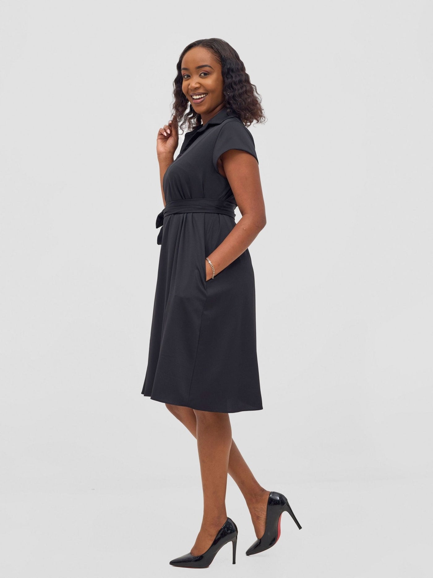 Vivo Zuri Cap Sleeve Knee Length Dress - Black - Shopzetu