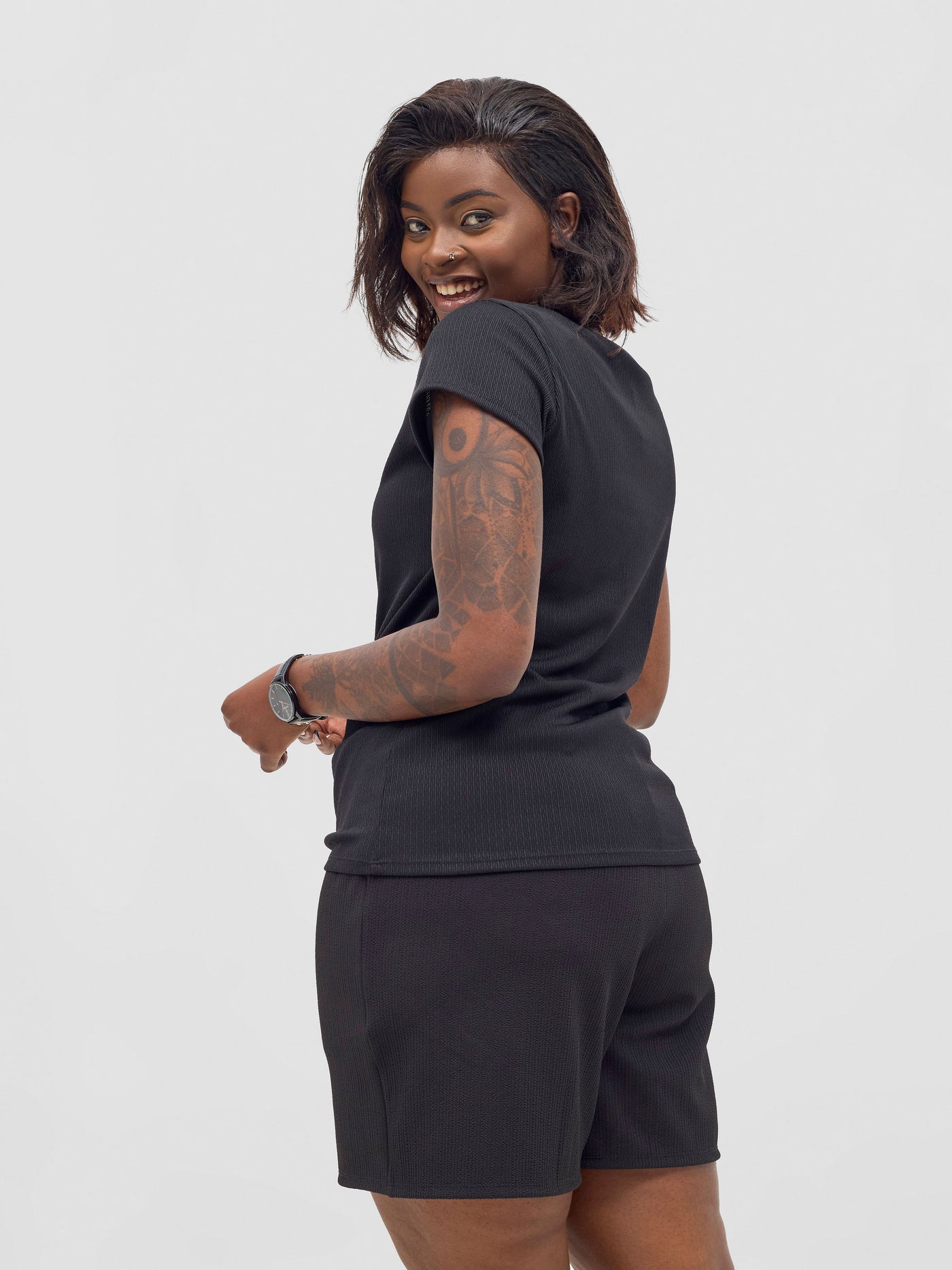 Vivo Chela Drawstring Shorts - Black