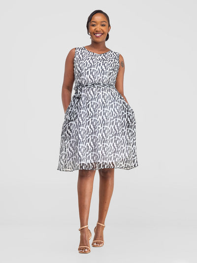 Vivo Basic Sleeveless Tent Dress - Black / White Print