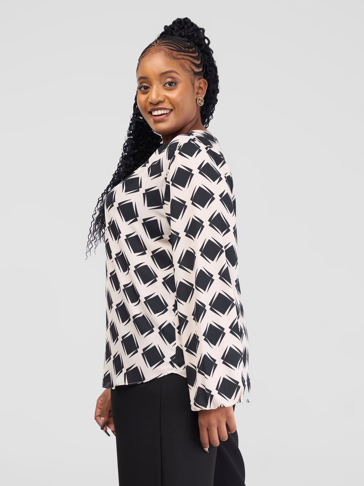 Vivo Saida Bishop Sleeve Top - Light cream / Black Gola Print