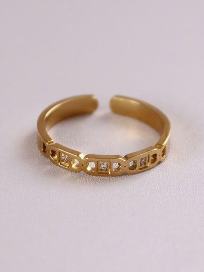 new in 18k gold plated link ring for work, events, wedding or gifts