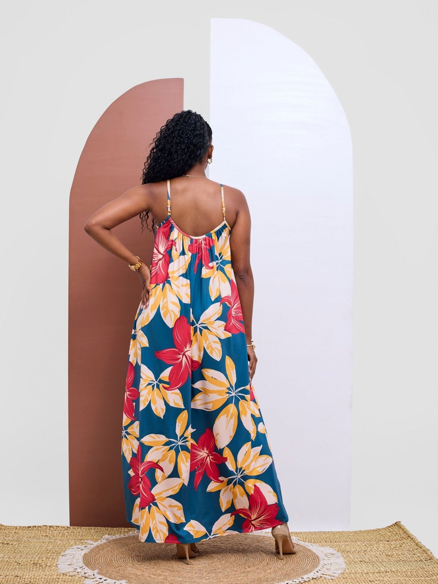 Vivo Sarabi Strappy Low Back Maxi Dress - Taupe / Peach Kira Print - Shopzetu