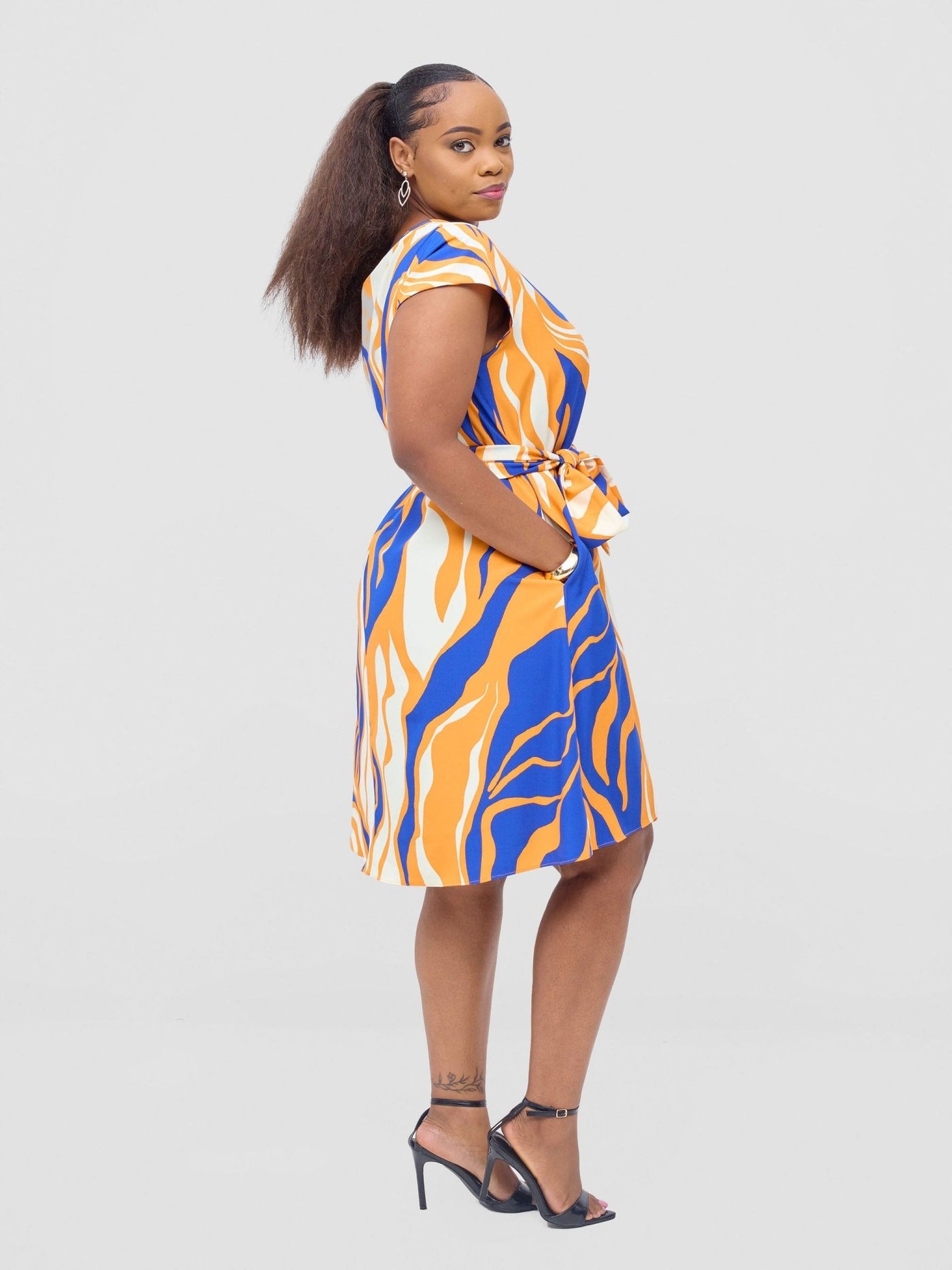 Vivo Basic Cap Sleeve Knee Length Tent Dress - Cobalt / Orange Capi Print - Shopzetu