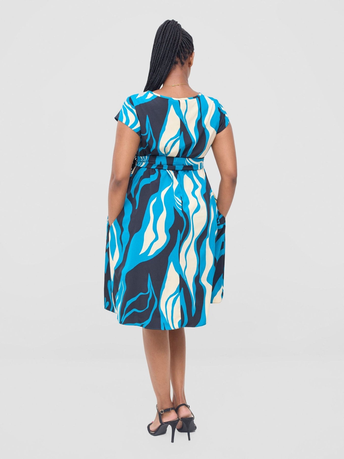 Vivo Basic Cap Sleeve Knee Length Tent Dress - Blue / Black Capi Print - Shopzetu