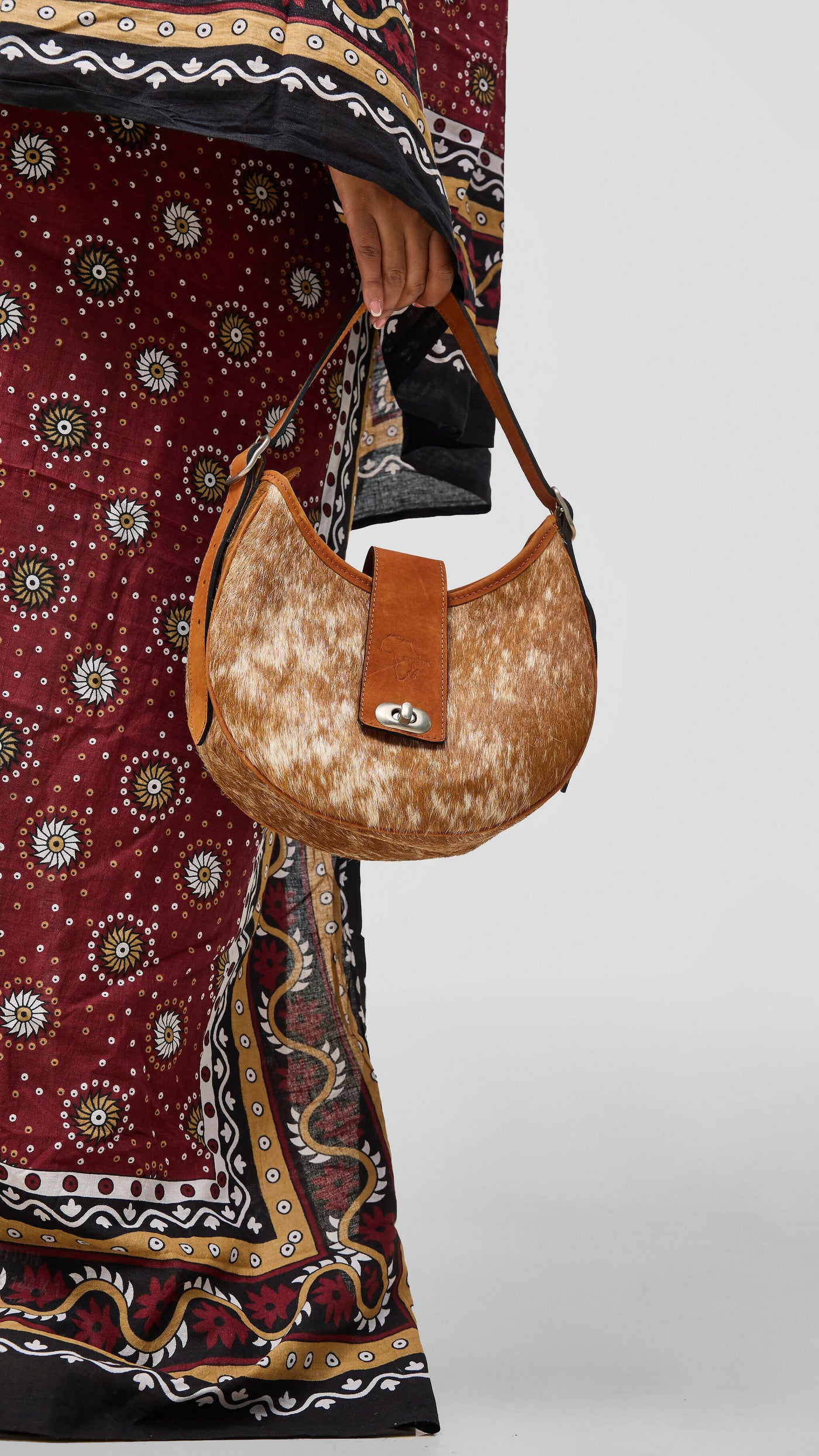 Sulha Afrika Sagala Sling Bag - Brown / White
