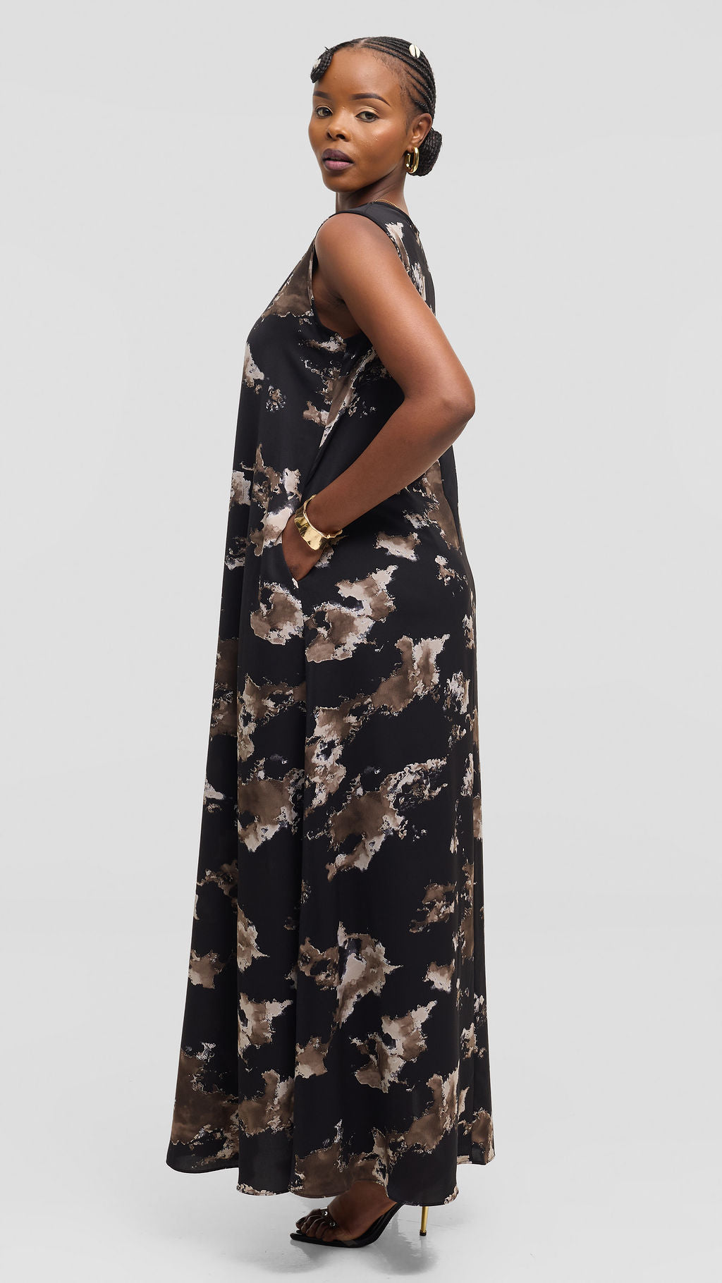 Vivo Basic Sleeveless Tent Maxi Dress in Crepe - Black / Taupe Abstract