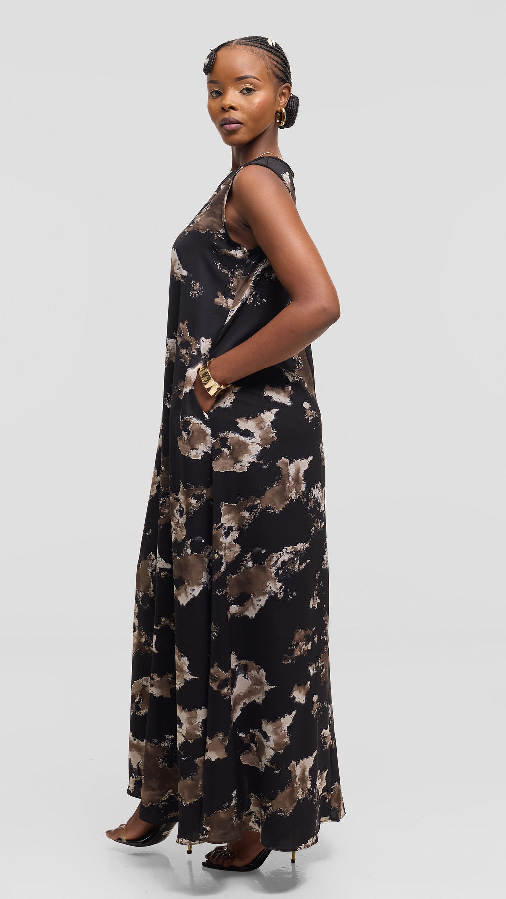 Vivo Basic Sleeveless Tent Maxi Dress in Crepe - Black / Taupe Abstract