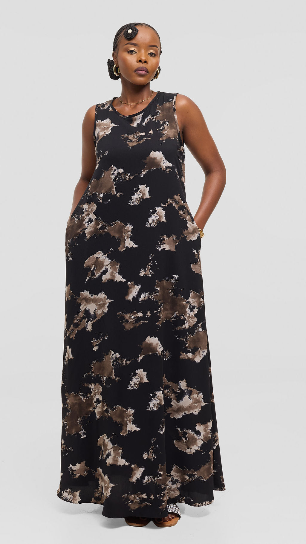 Vivo Basic Sleeveless Tent Maxi Dress in Crepe - Black / Taupe Abstract