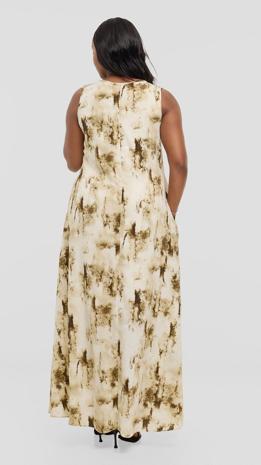 Vivo Basic Sleeveless Tent Maxi Dress in Crepe - Cream / Olive Abstract