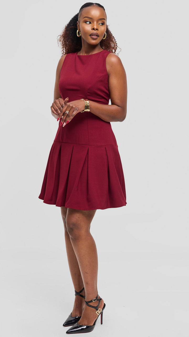 Vivo Niari Pleated Dress in Crepe - Maroon