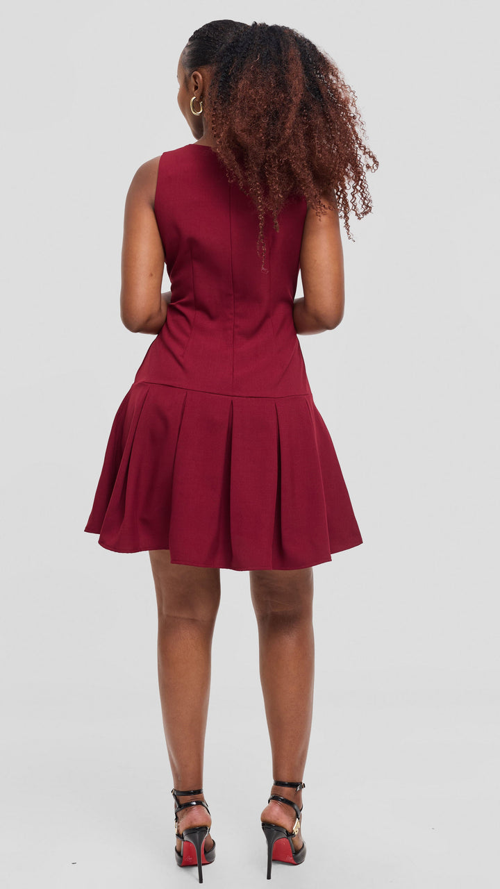 Vivo Niari Pleated Dress in Crepe - Maroon