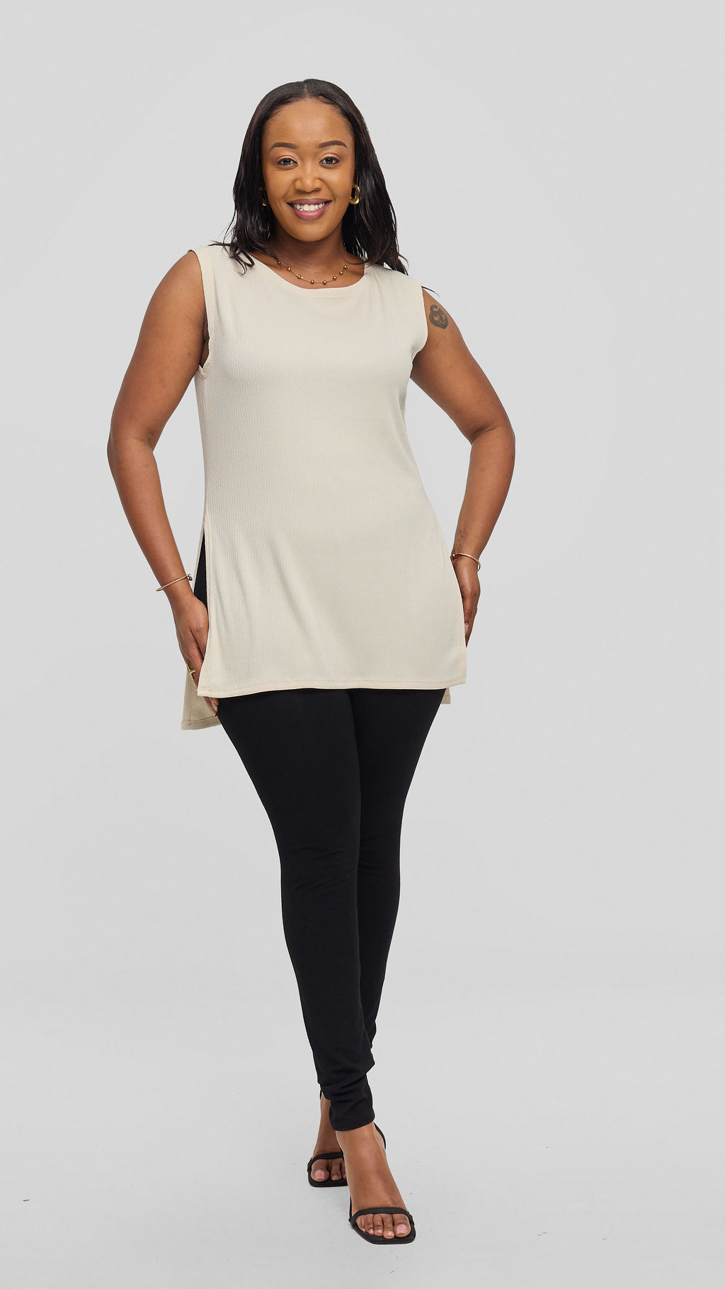Vivo Chela Scalloped Sleeveless Top - Light Taupe