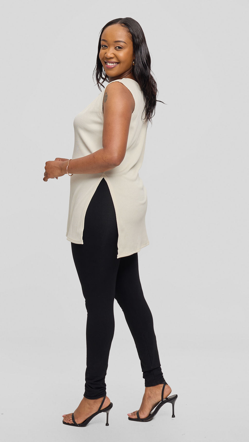Vivo Chela Scalloped Sleeveless Top - Light Taupe