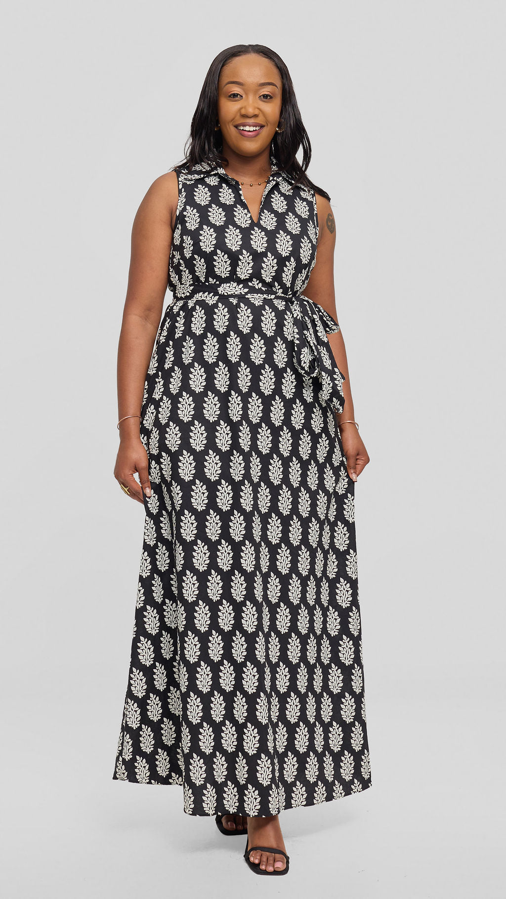 Vivo Sleeveless Maxi Dress in Cotton - Black / White Print