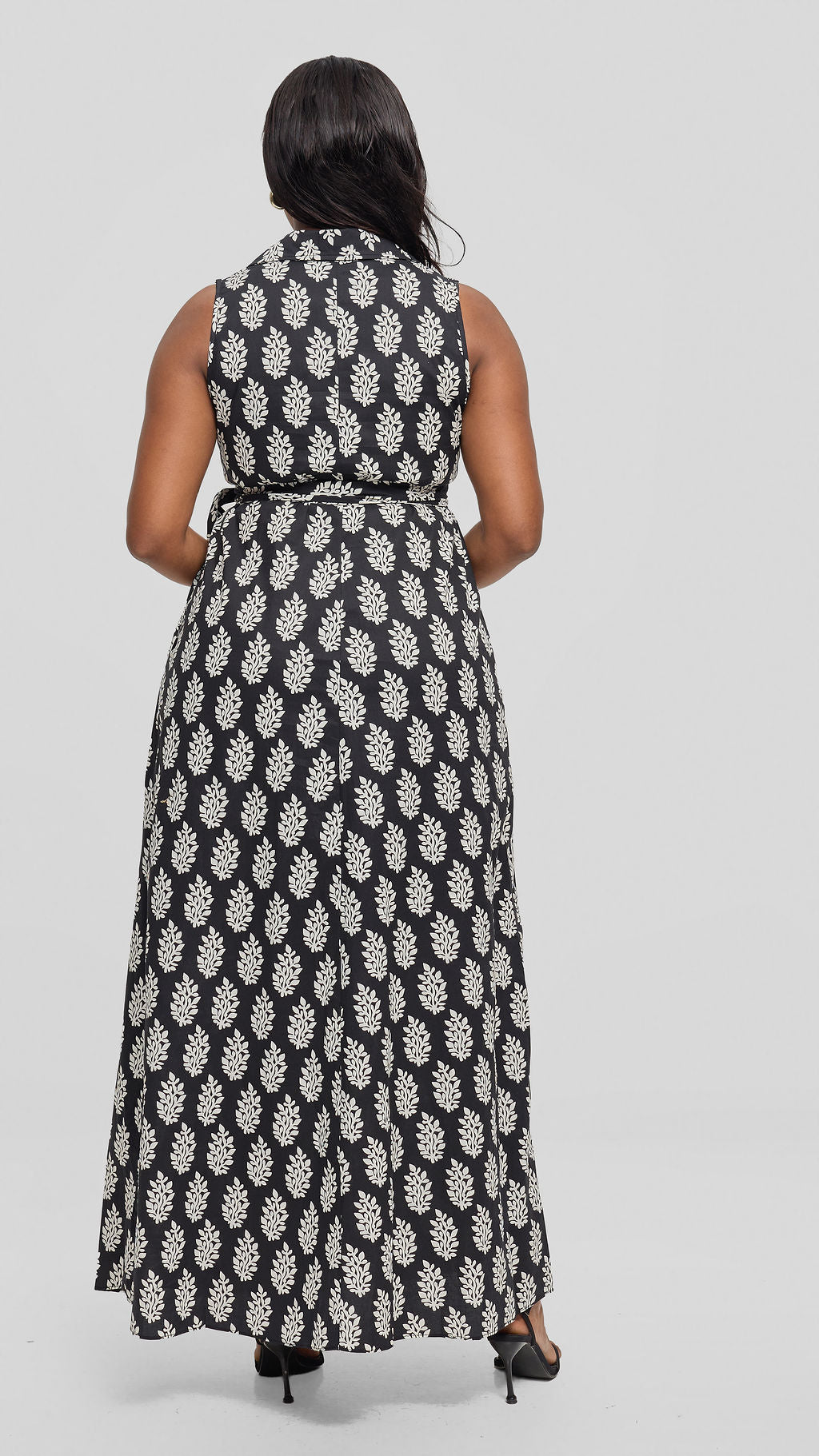 Vivo Sleeveless Maxi Dress in Cotton - Black / White Print