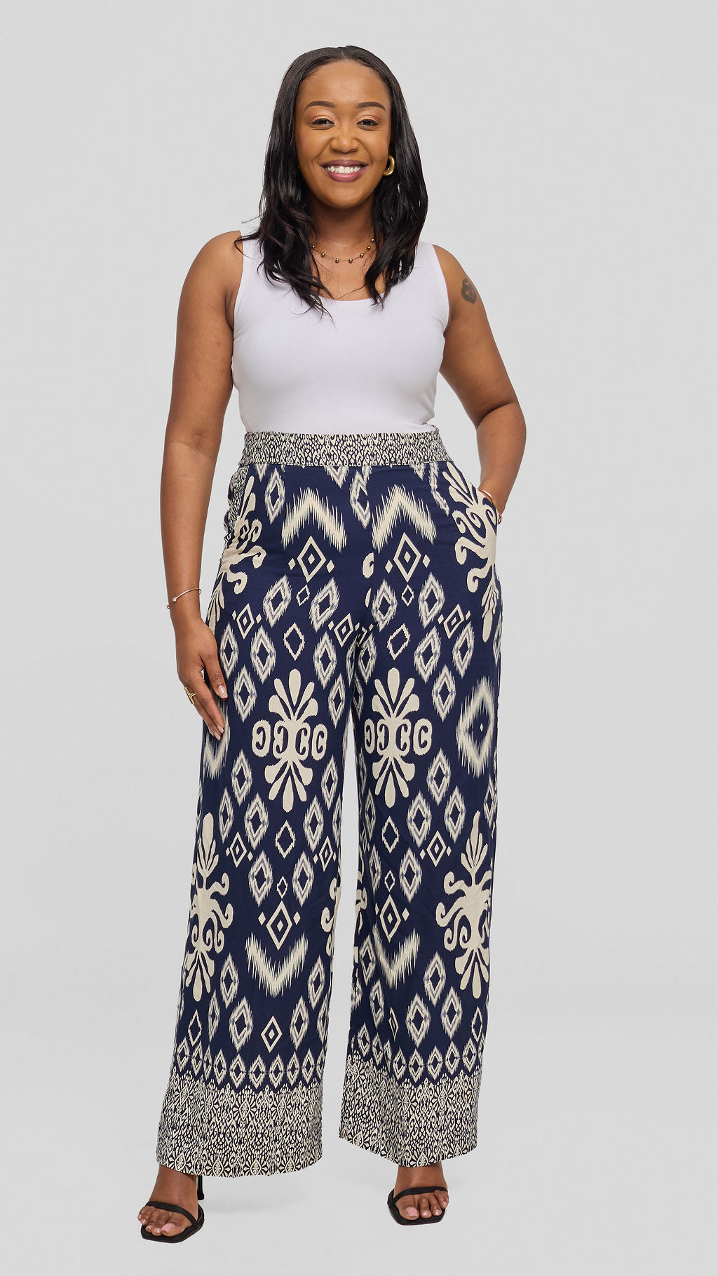 Vivo Samira Pants in Rayon - Cream / Navy Print