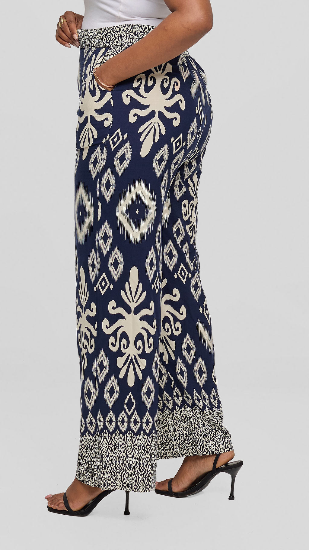 Vivo Samira Pants in Rayon - Cream / Navy Print