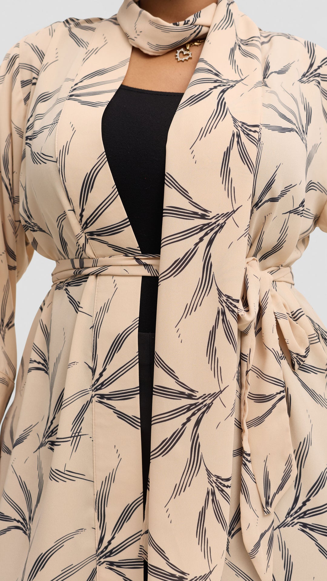 Vivo Maxi Kimono in Chiffon - Beige / Black Print
