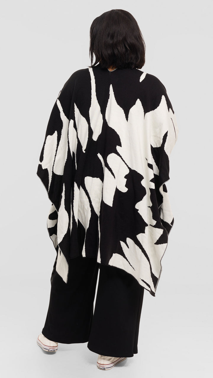 Vivo Reversible Poncho without Fringes - Black / Off White Pepeo Print