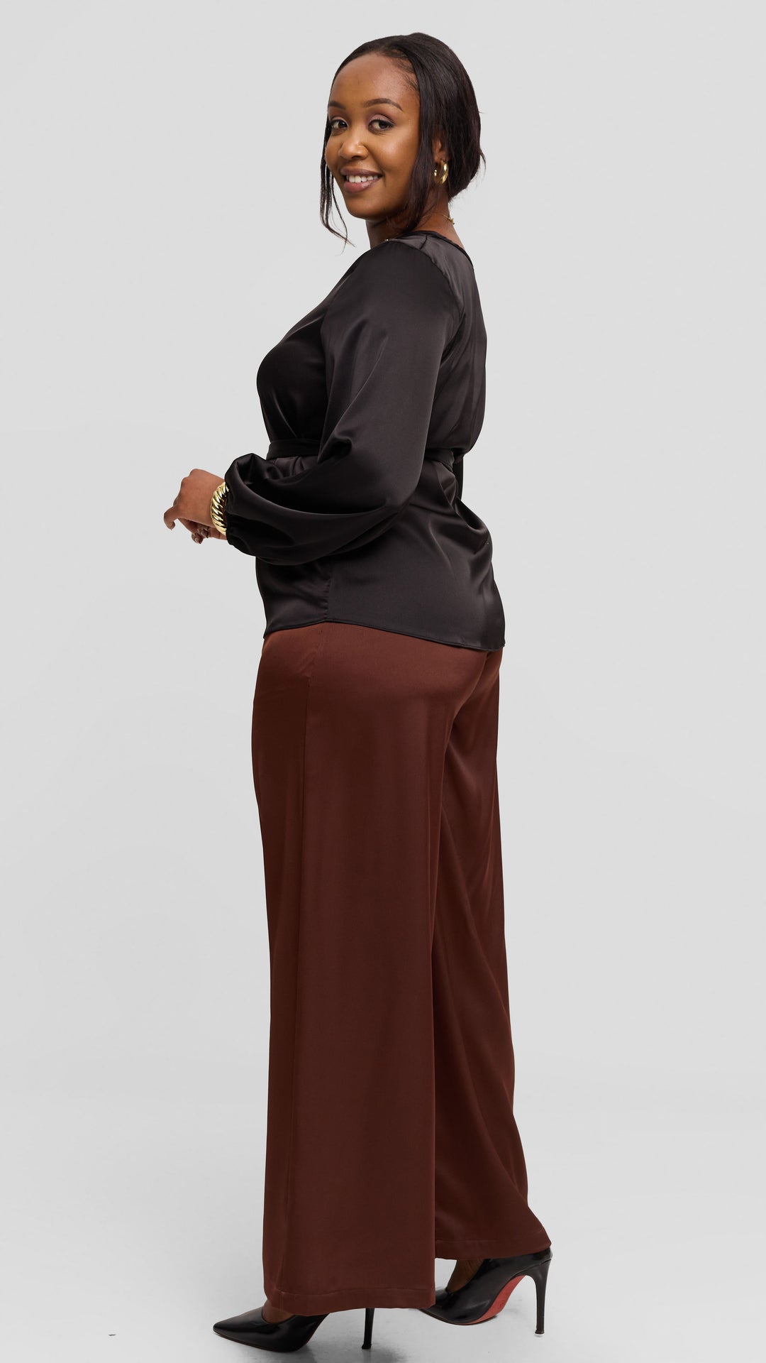 Vivo Basic Bishop Sleeve Top in Satin - Black