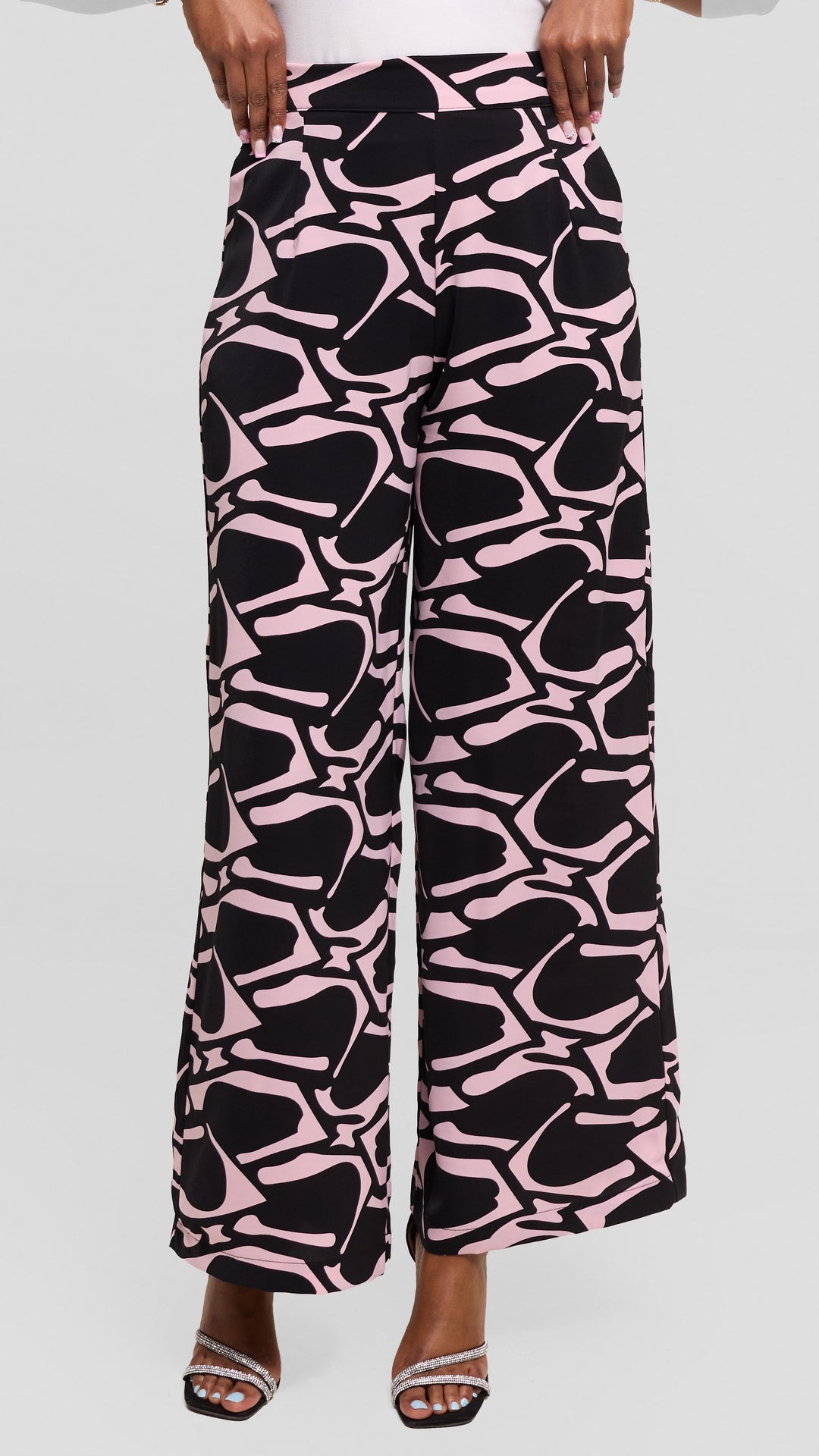 Vivo Maisha Straight Leg Pants in Crepe - Black / Pink Print