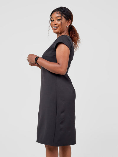 Vivo Pendo Cap Sleeve Shift Dress - Black