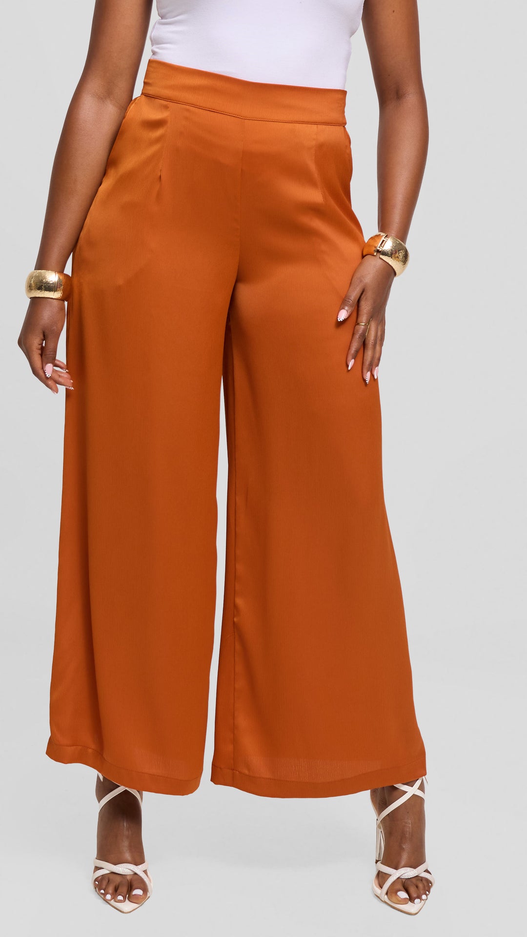Vivo Wide Leg Pants in Textured Satin - Rust
