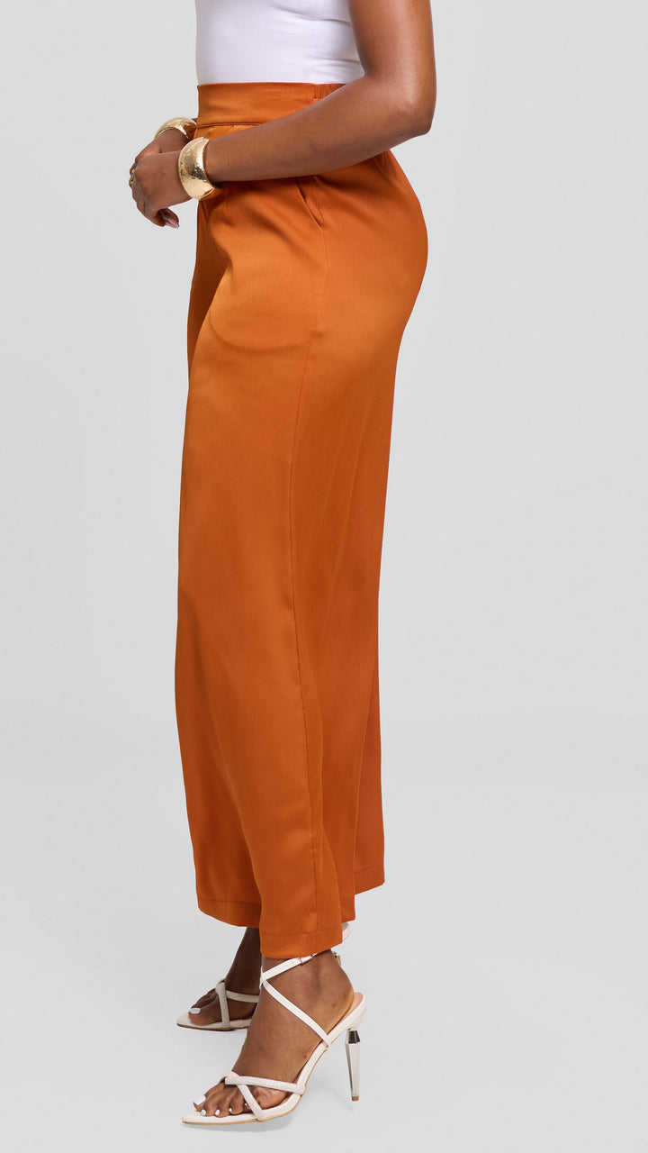 Vivo Wide Leg Pants in Textured Satin - Rust