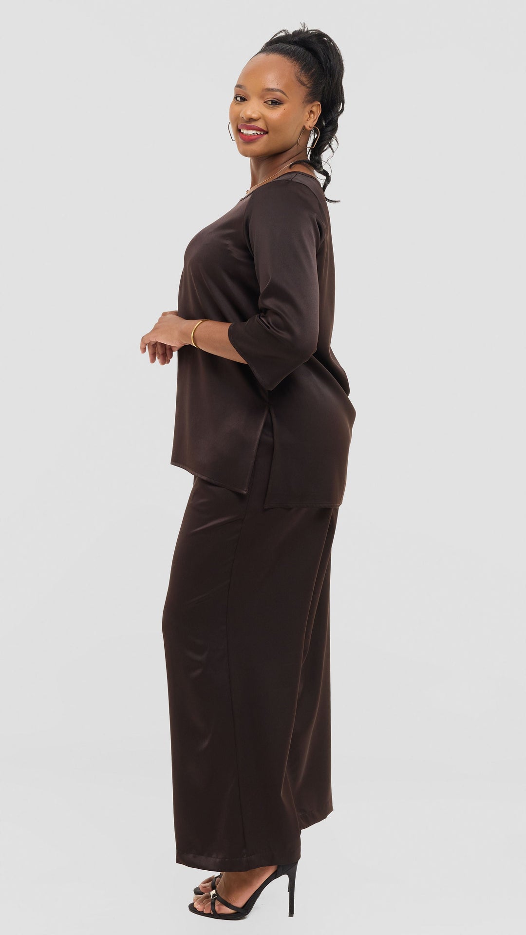 Vivo 3/4 Sleeve Side Slit Top in Satin - Chocolate