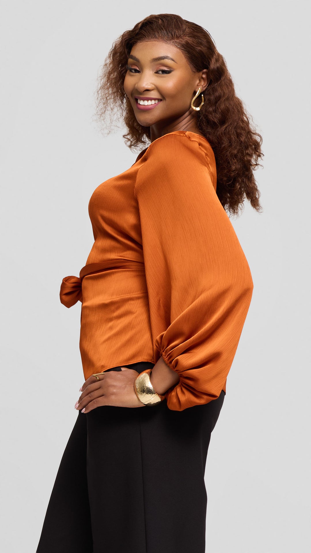 Vivo Izzy Bishop Sleeve Top in Textured Satin - Rust