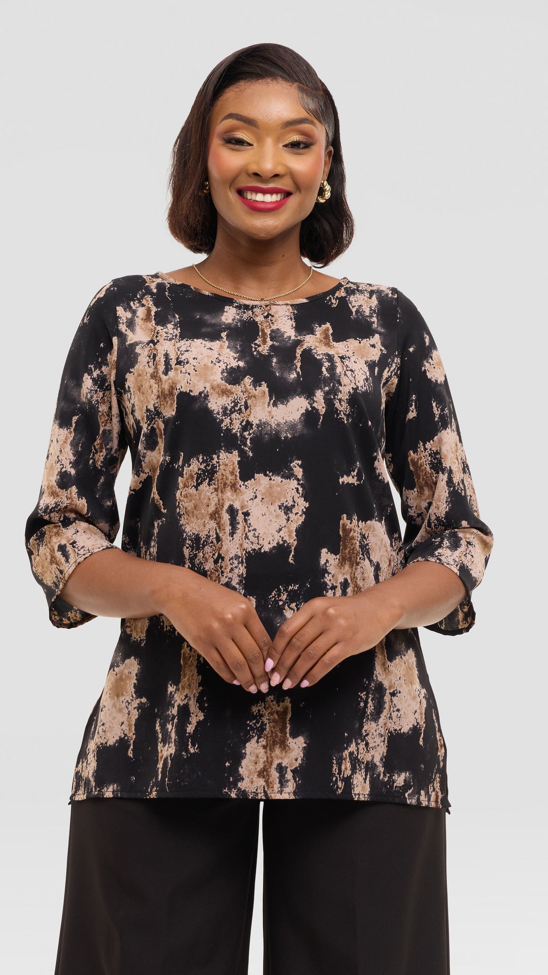 Vivo 3/4 Sleeve Side Slit Top in Crepe - Black / Brown Abstarct Print