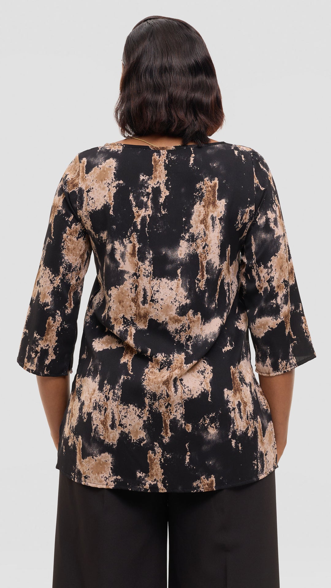 Vivo 3/4 Sleeve Side Slit Top in Crepe - Black / Brown Abstarct Print