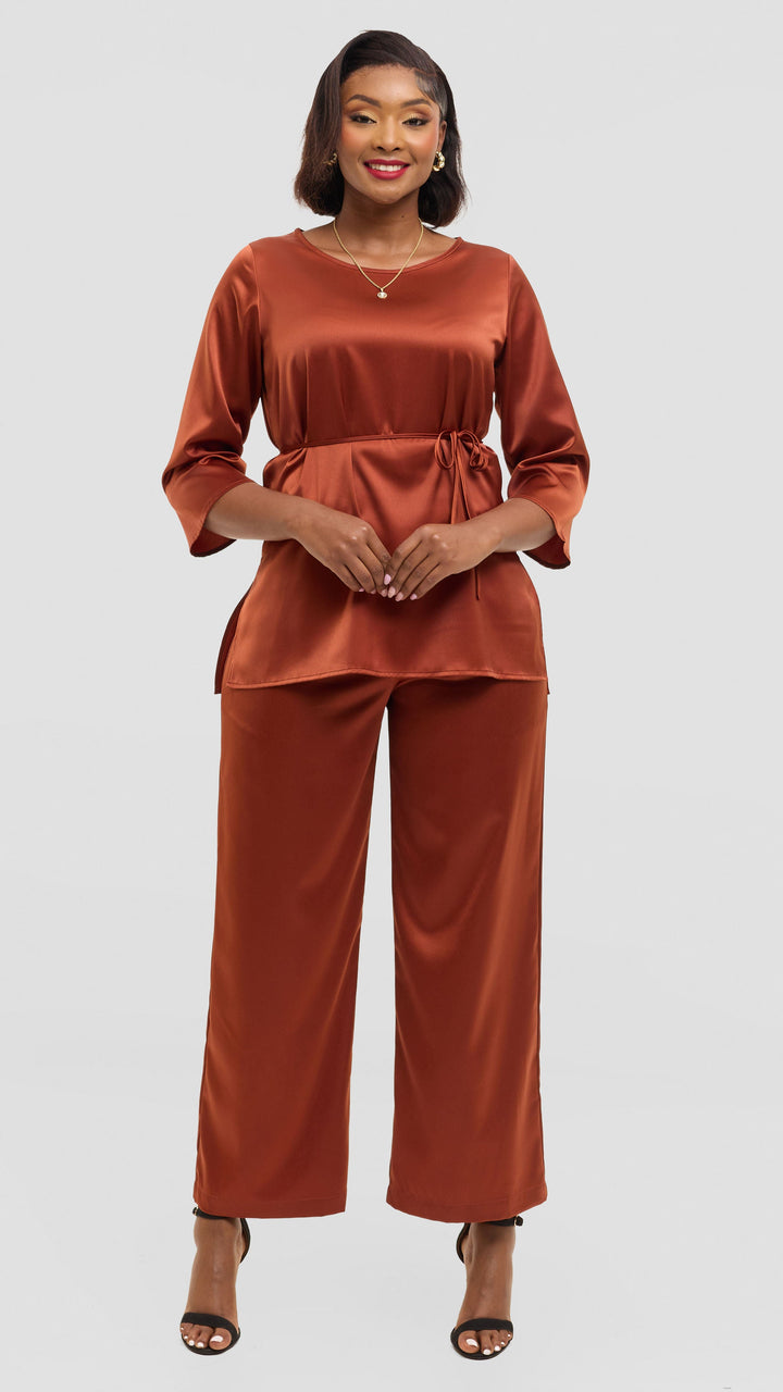 Vivo Straight Leg Pants in Satin - Rust