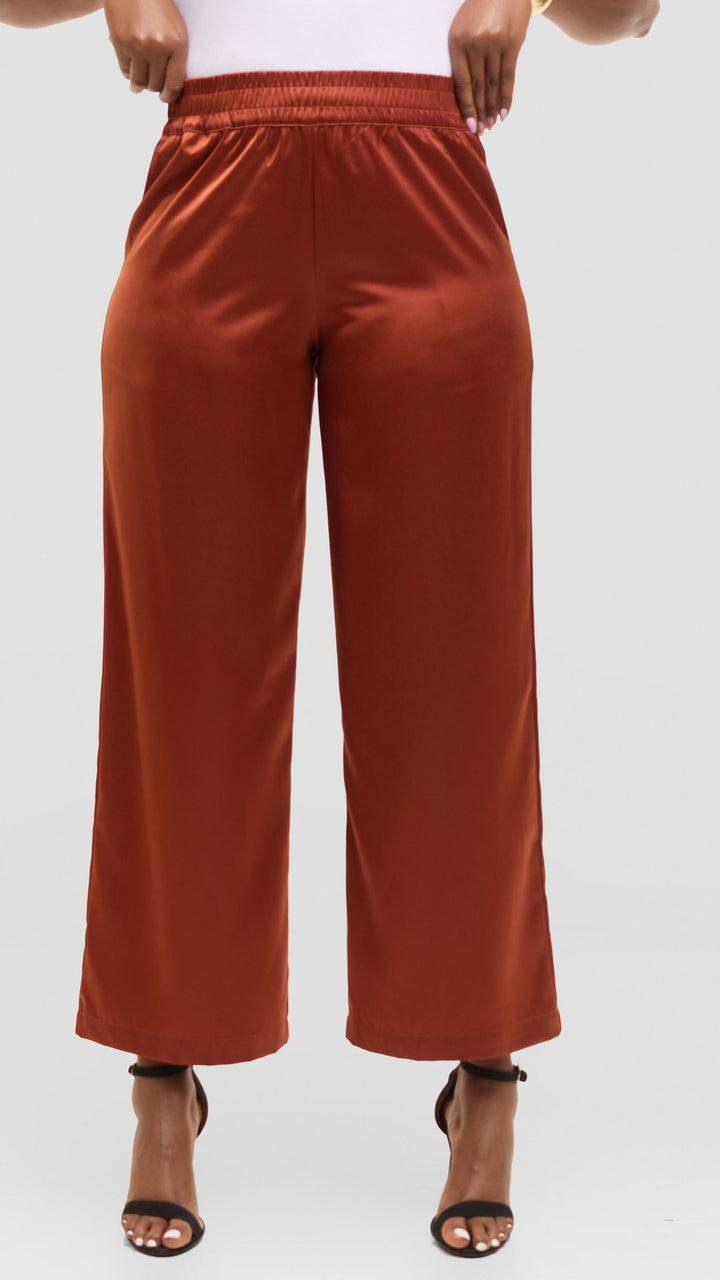 Vivo Straight Leg Pants in Satin - Rust