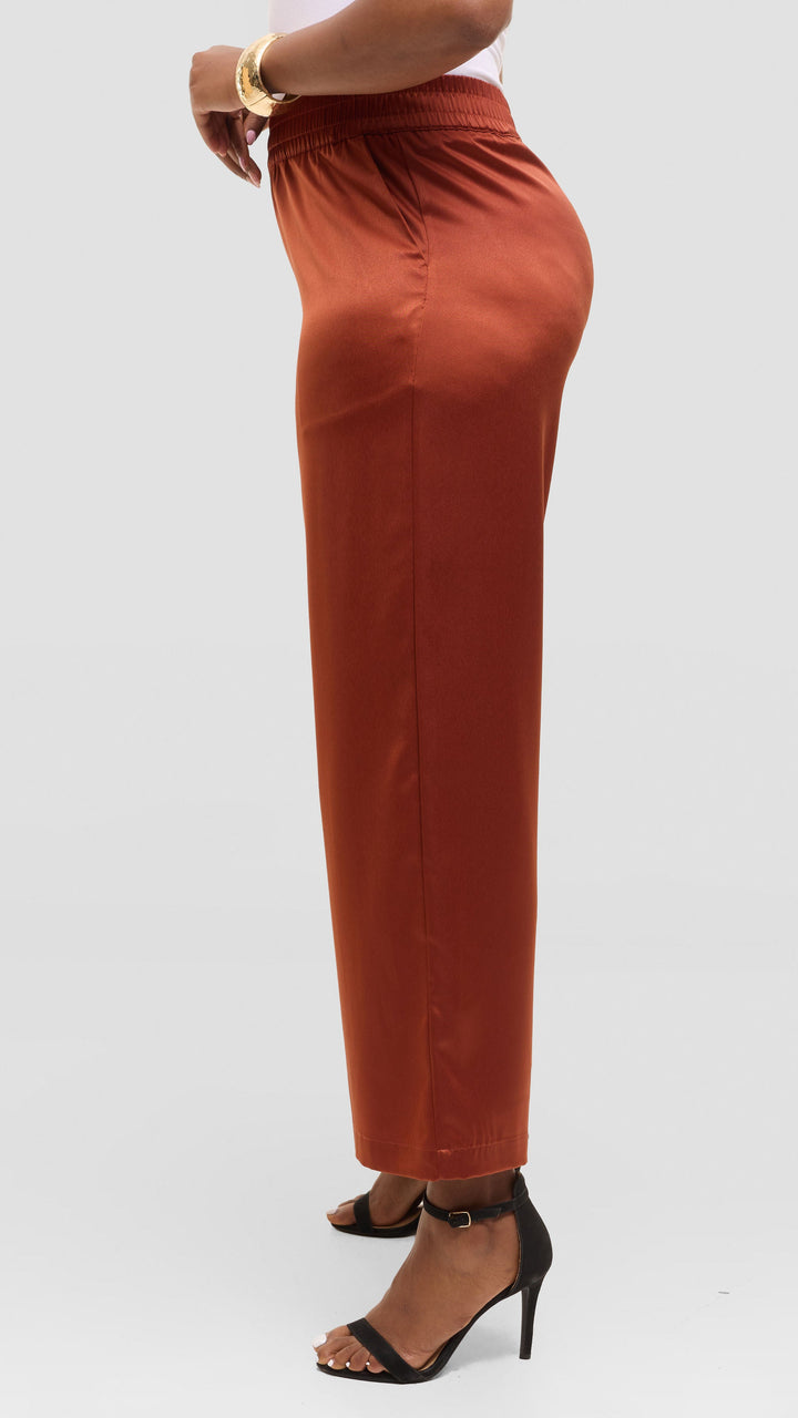 Vivo Straight Leg Pants in Satin - Rust