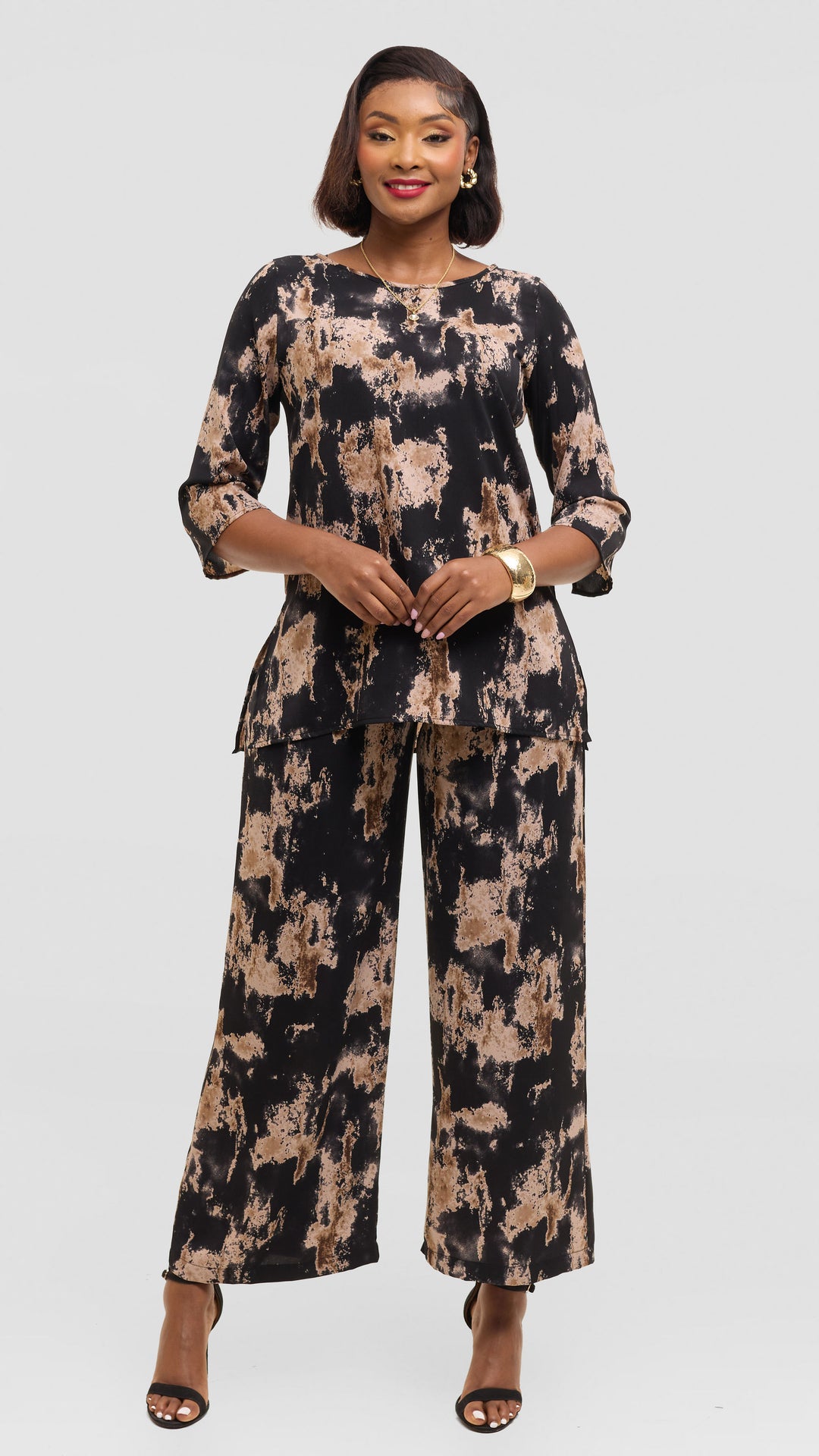 Vivo 3/4 Sleeve Side Slit Top in Crepe - Black / Brown Abstarct Print