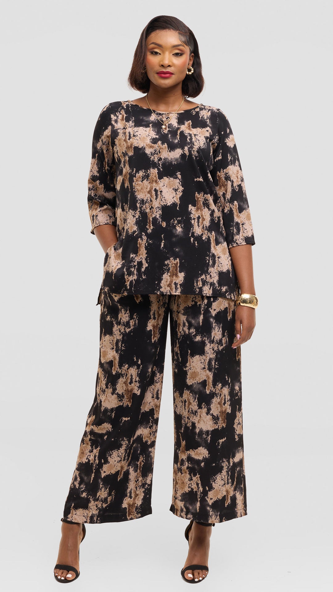 Vivo 3/4 Sleeve Side Slit Top in Crepe - Black / Brown Abstarct Print